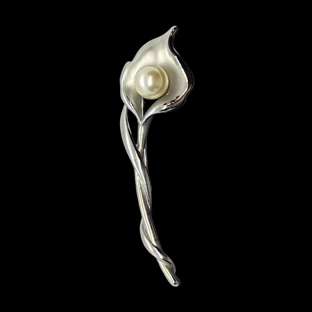 Silver tone faux pearl vintage flower brooch pin - Picture 2 of 11
